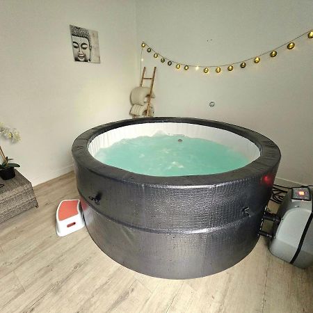 Le Pont T3 Etoile Avec Jacuzzi Apartment แซงต์-เมลัวร์-เดส์-ซงด์ ภายนอก รูปภาพ