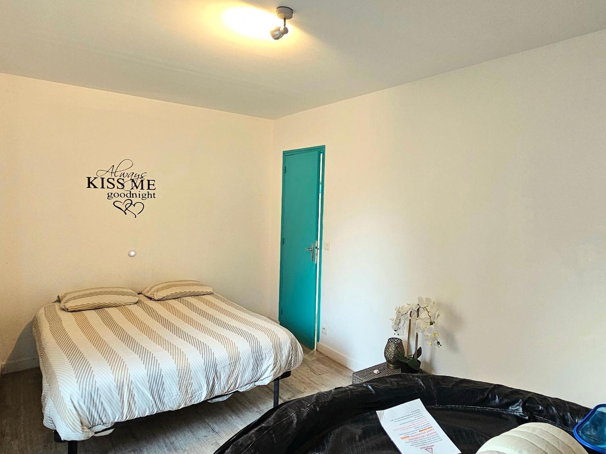 Le Pont T3 Etoile Avec Jacuzzi Apartment แซงต์-เมลัวร์-เดส์-ซงด์ ภายนอก รูปภาพ